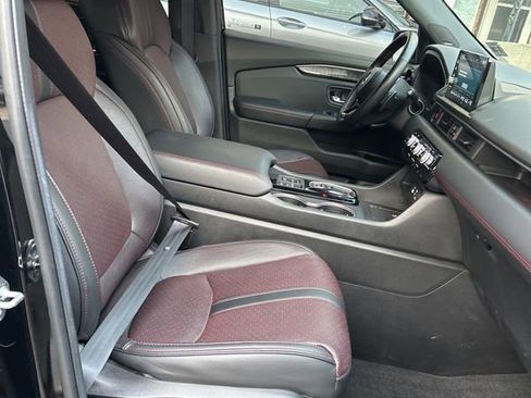 Used 2025 Honda Pilot Black Edition image 27