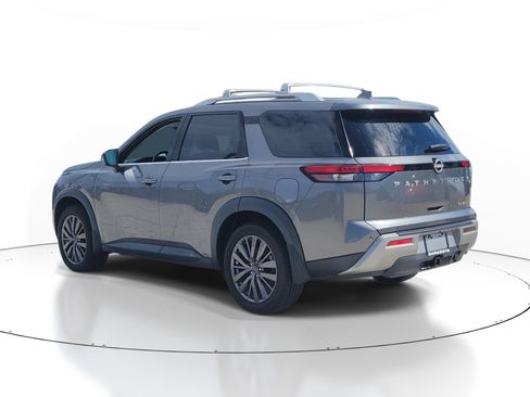 Used 2023 Nissan Pathfinder SL w/ SL Premium Package AWD/4WD image 4