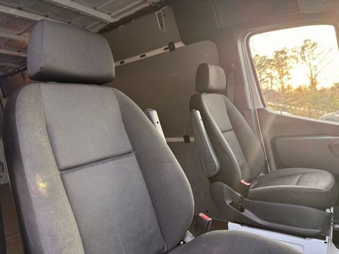 Used 2022 Mercedes-Benz Sprinter 2500 image 28
