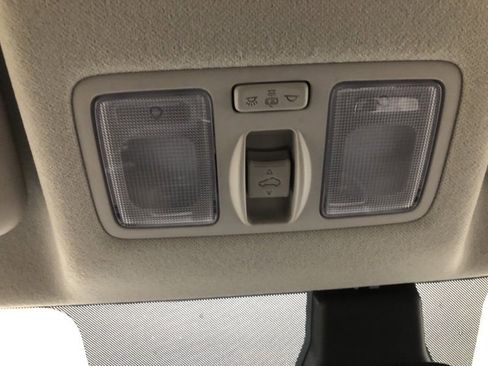 Used 2023 Hyundai Venue SEL image 28