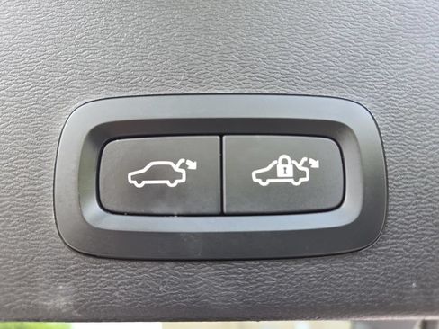 Used 2024 Volvo XC40 B5 Core AWD/4WD image 21