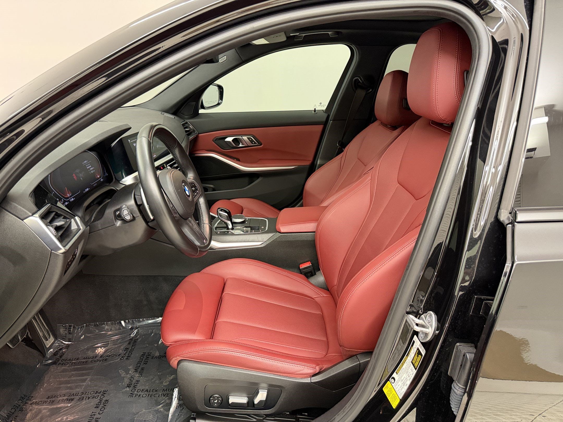 Certified 2022 BMW 330i Sedan w/ M Sport Package RWD image 5