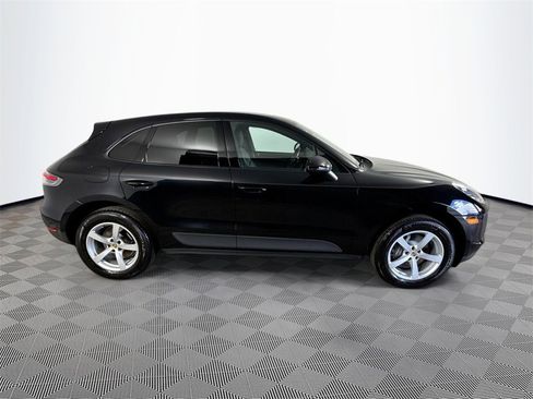 Used 2021 Porsche Macan image 9