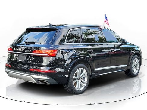 Used 2025 Audi Q7 2.0T Premium w/ Convenience Package AWD/4WD image 3