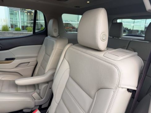 Used 2017 GMC Acadia Denali w/ Technology Package AWD/4WD image 13