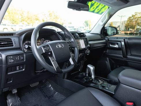 Certified 2024 Toyota 4Runner TRD Off-Road Premium w/ Moonroof Package AWD/4WD image 10
