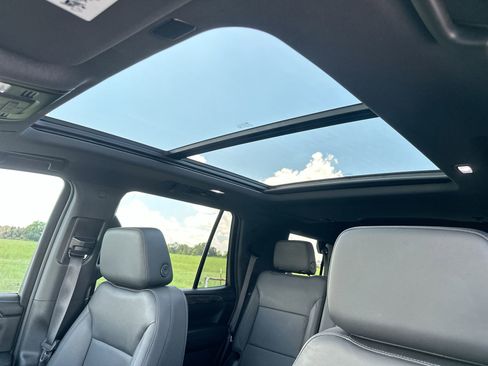 Used 2023 Chevrolet Tahoe Z71 w/ Luxury Package image 22