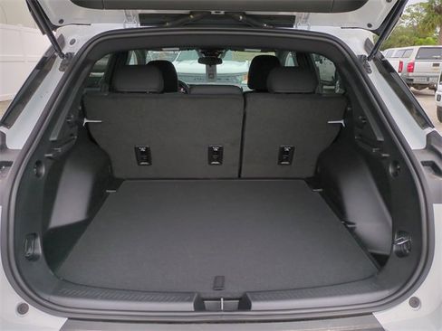 New 2026 Chevrolet Equinox EV LT image 13