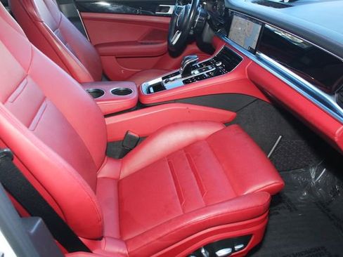 Used 2018 Porsche Panamera 4 image 27