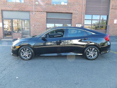 Used 2018 Honda Civic EX image 4