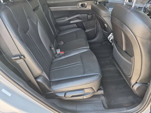 Used 2022 Kia Sorento S w/ Panoramic Sunroof Package AWD/4WD image 31