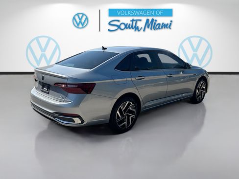 Used 2024 Volkswagen Jetta SEL FWD image 7