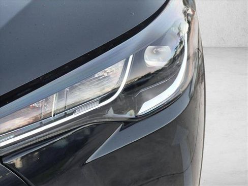 Used 2023 Toyota Corolla Cross LE w/ Moonroof Package FWD image 10