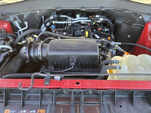 Used 2022 Ford Explorer XLT image 31