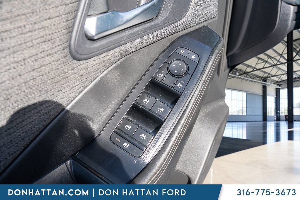 Used 2022 Nissan Rogue SV AWD/4WD image 16