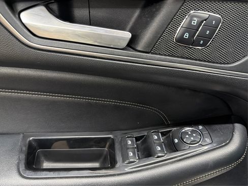 Used 2017 Ford Edge Titanium FWD image 17