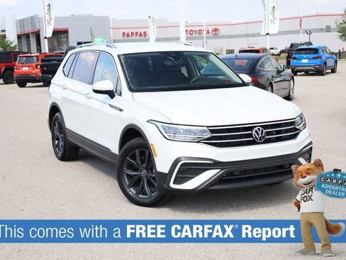 Used 2023 Volkswagen Tiguan SE FWD image 2