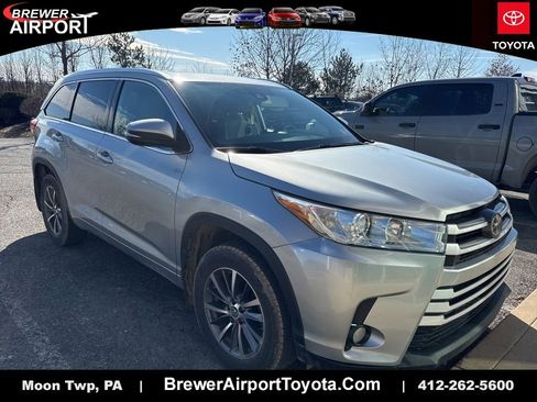 Used 2018 Toyota Highlander XLE w/ Carpet Mat Package (TMS) image 1