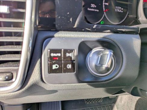 Used 2020 Porsche Cayenne image 12