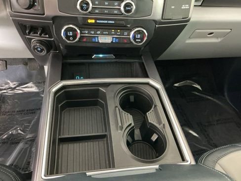 Used 2022 Ford F450 Limited image 24