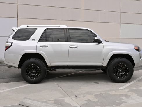 Used 2015 Toyota 4Runner SR5 RWD image 7