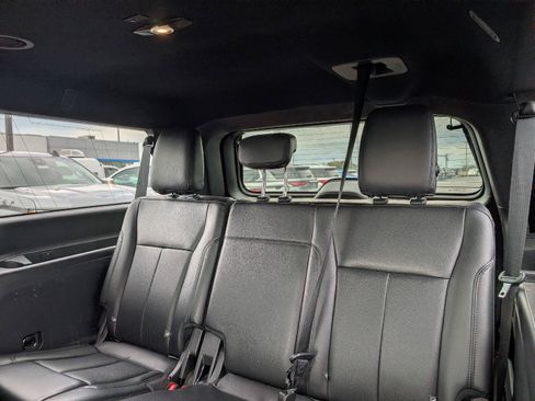Used 2020 Ford Expedition Max XLT w/ Equipment Group 202A AWD/4WD image 11