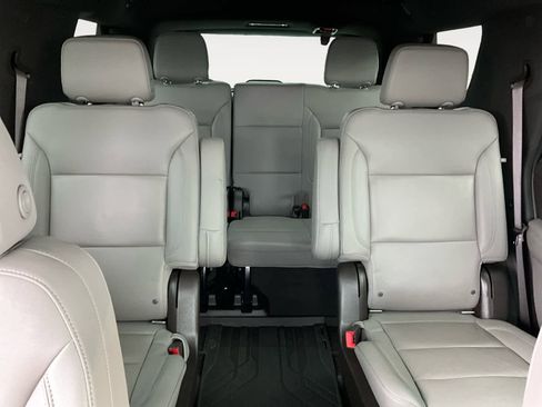 Used 2022 Chevrolet Tahoe Z71 w/ Luxury Package image 28