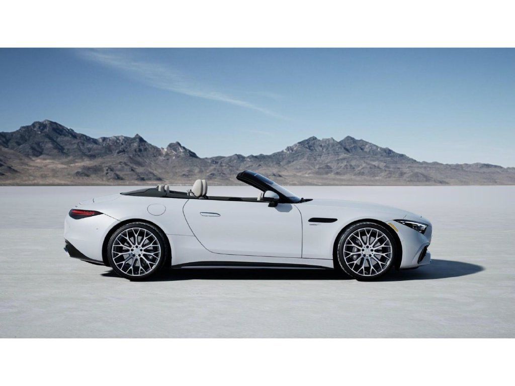 New 2027 Mercedes-Benz SL 43 AMG image 2