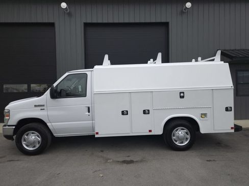 Used 2016 Ford E-350 and Econoline 350 Super Duty w/ Power Windows & Locks Group RWD image 1