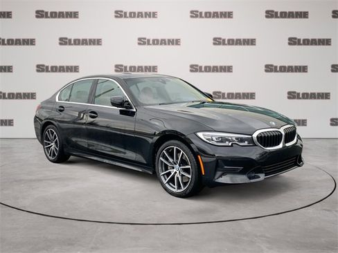 Used 2022 BMW 330i xDrive Sedan w/ Driving Assistance Package image 7