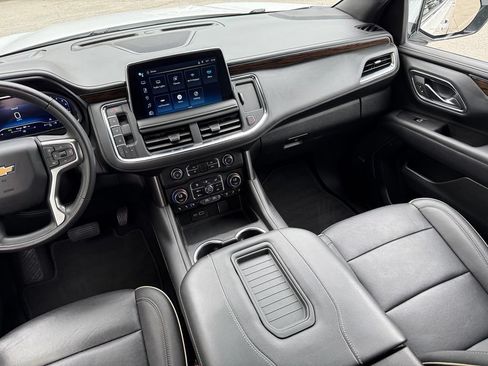 Used 2023 Chevrolet Suburban Premier RWD image 28