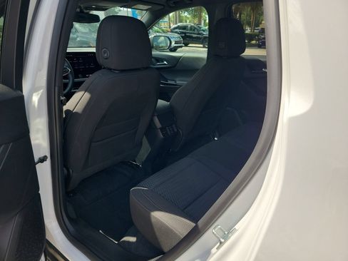 Used 2026 Chevrolet Equinox LT FWD image 8