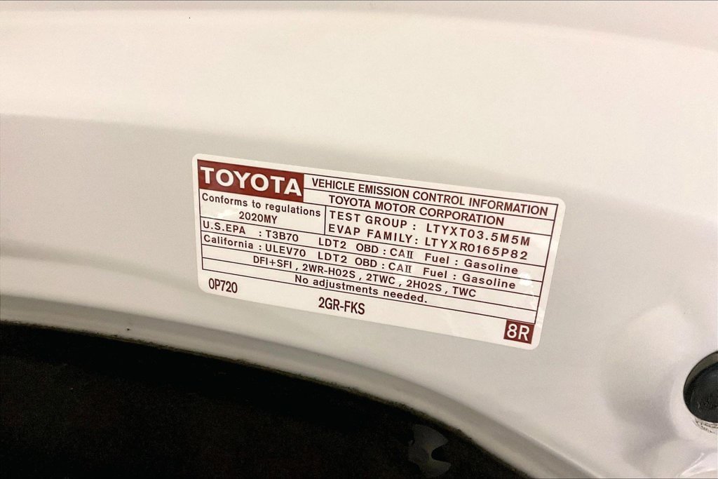 Used 2020 Toyota Highlander XLE AWD/4WD image 33