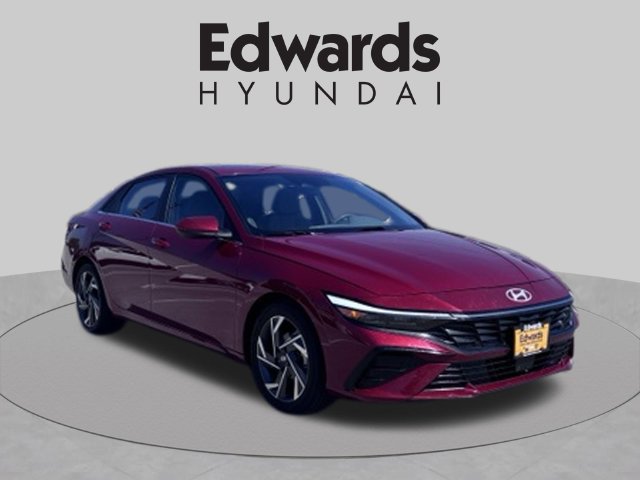 Used 2025 Hyundai Elantra SEL FWD image 3