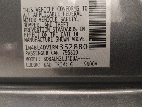 Used 2024 Nissan Altima 2.5 SV image 33