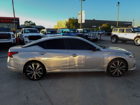 Used 2021 Nissan Altima 2.5 SR image 9