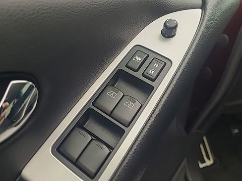 Used 2014 Nissan Murano S image 11