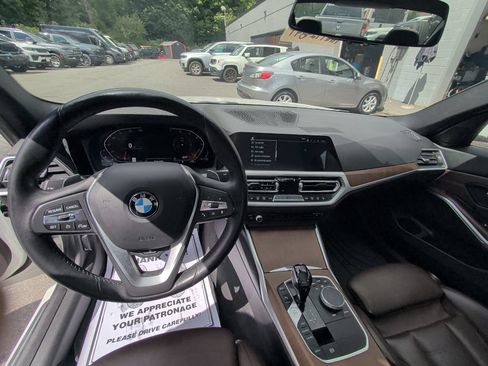 Used 2019 BMW 330i xDrive Sedan w/ Convenience Package AWD/4WD image 10