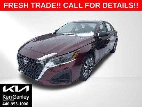 Used 2025 Nissan Altima 2.5 SV image 1