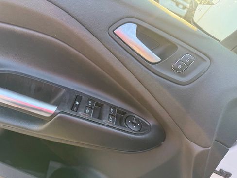 Used 2019 Ford Escape SEL AWD/4WD image 6