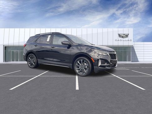 Used 2023 Chevrolet Equinox RS w/ LPO, Cargo Package image 2