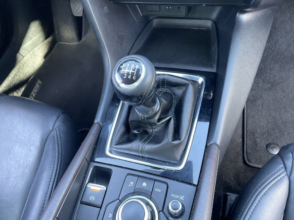 Used 2018 MAZDA MAZDA3 Touring FWD image 26