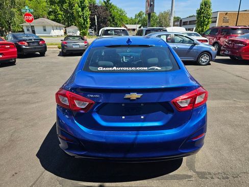 Used 2016 Chevrolet Cruze LT w/ Convenience Package FWD image 9