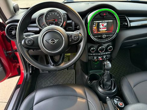 Used 2019 MINI Cooper 2-Door Hardtop w/ Premium Package image 15