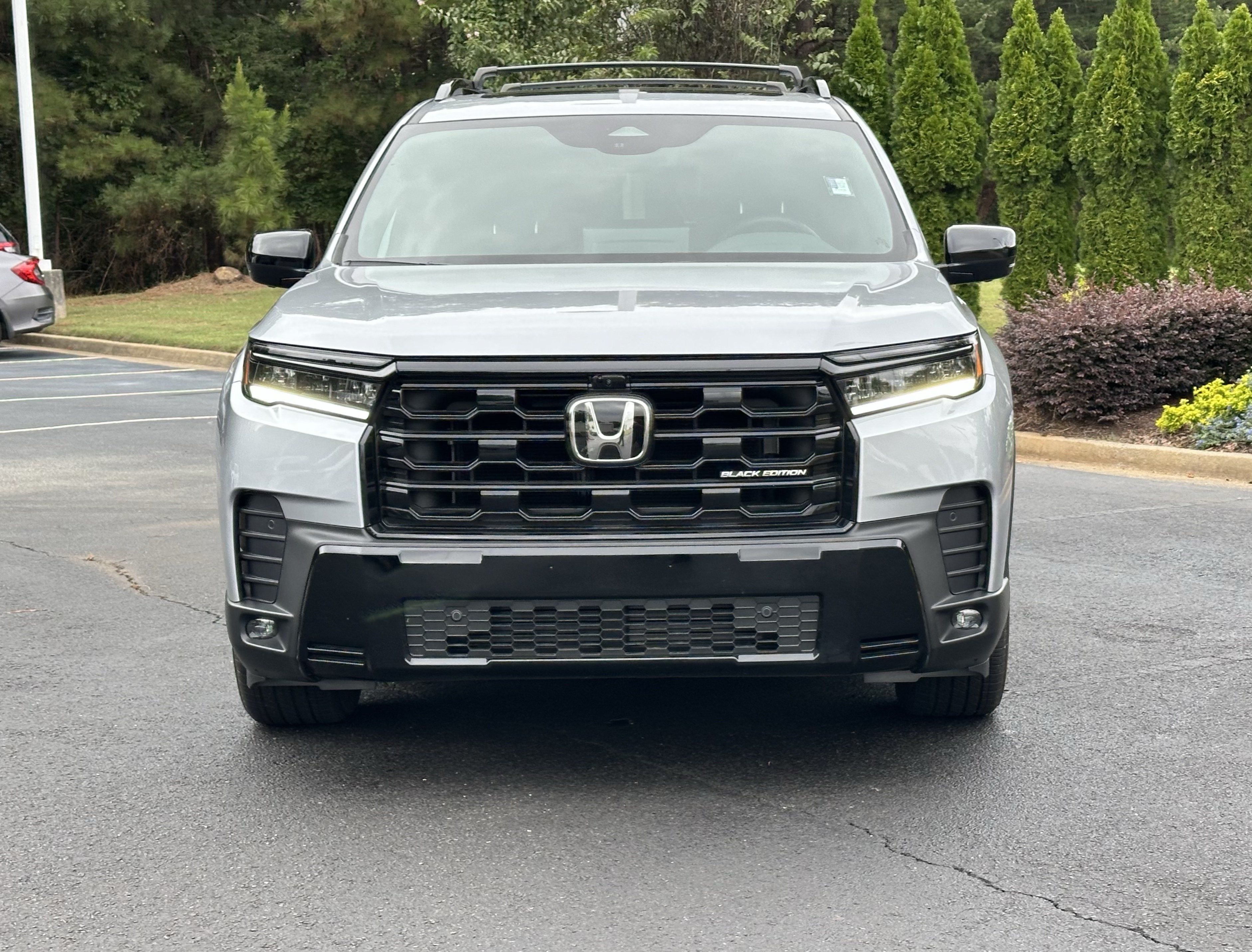 Used 2026 Honda Pilot Black Edition image 3