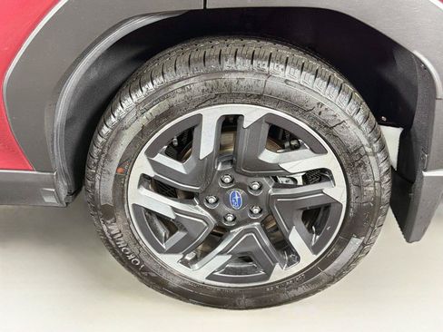 Used 2025 Subaru Forester Premium AWD/4WD image 36