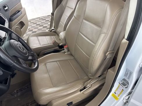 Used 2016 Jeep Patriot High Altitude image 19