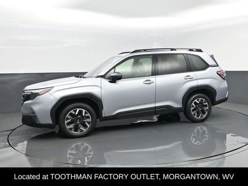 Used 2025 Subaru Forester Premium AWD/4WD image 5