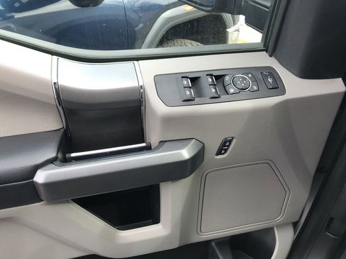 Used 2020 Ford F250 XLT w/ XLT Premium Package image 12