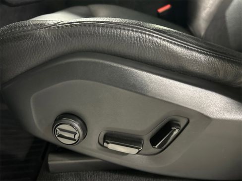 Certified 2023 Volvo XC90 B5 Plus w/ Protection Package Premier image 11